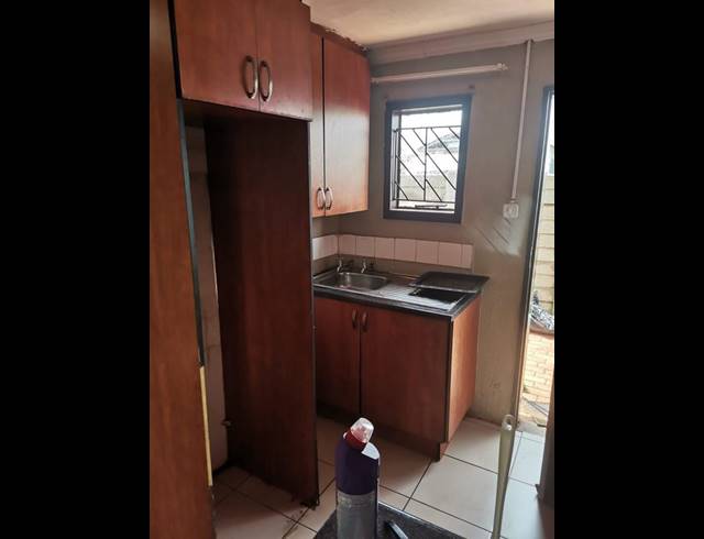 3 BEDROOM HOUSE FOR SALE IN GERMISTON SOUTH
